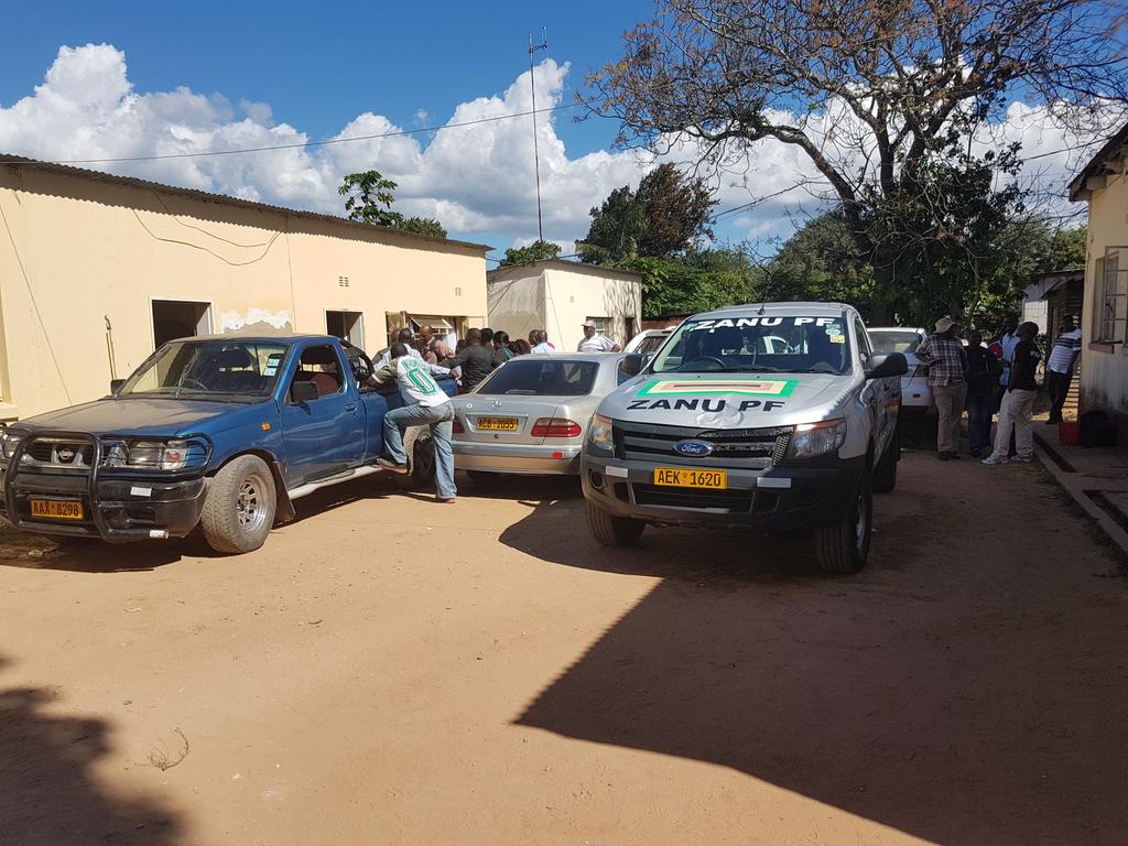 MezahT's tweet photo. Scenes @ Zanu PF Manicaland office. Ballot papers being dispatched to various districts. @ZBCNewsonline @iamdumisibanda @263Chat @SfmZimbabwe @rumashaya @ChamuMurava @ZimMediaReview https://t.co/U2PmvLtc3s