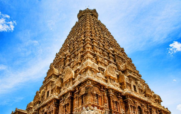 3)...Its Kumbam (Kalasha) is a carved frm a single granite rock It weighs approx 80 tonnes It sits on top of the temple tower that is 66 m high !!! Imagine how our workers would have raised this 80 tonne rock so high up on the tower 1000s of yrs ago w/o cranes etc 