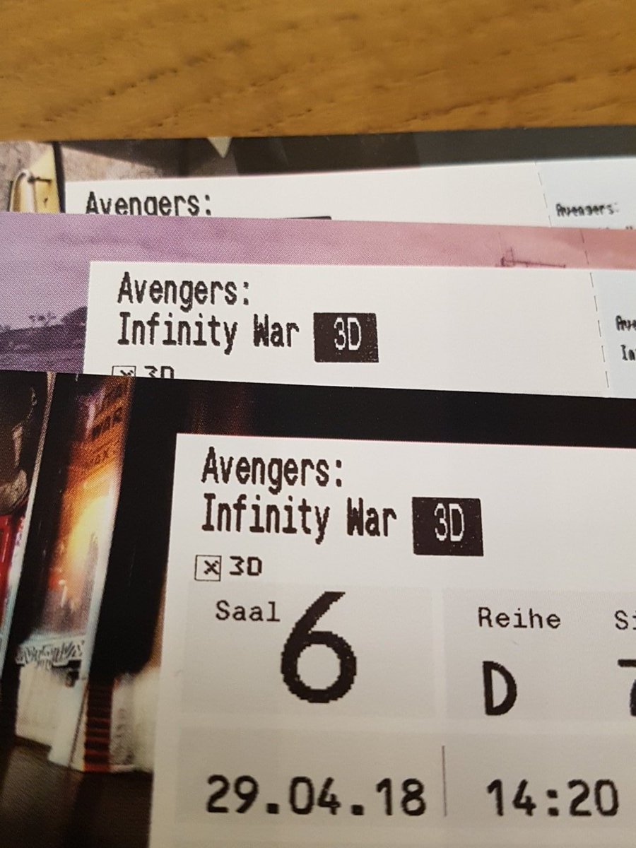 chaoseightyfive's tweet image. Yeah... schönes Wetter. Endlich mit kurzer Hose ins Kino