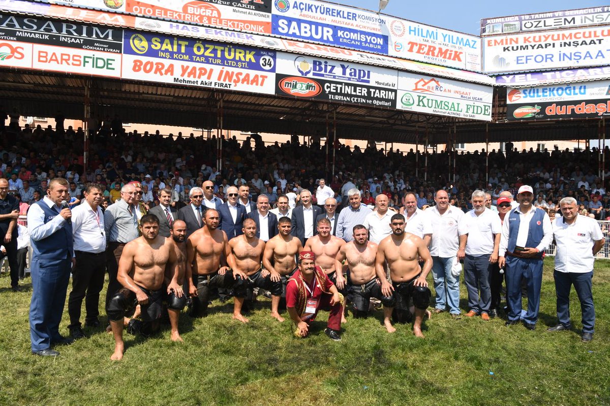 BocekMuhittin's tweet photo. Türkiye Cumhuriyeti Başpehlivanımız @ismailbalaban7 çeyrek final kura çekiminde Başpehlivan @pehlivan_orhan ile eşleşti. Bu guzel mücadelede güreşçilerimize başarılar diliyorum. https://t.co/fOGBIMeqDu