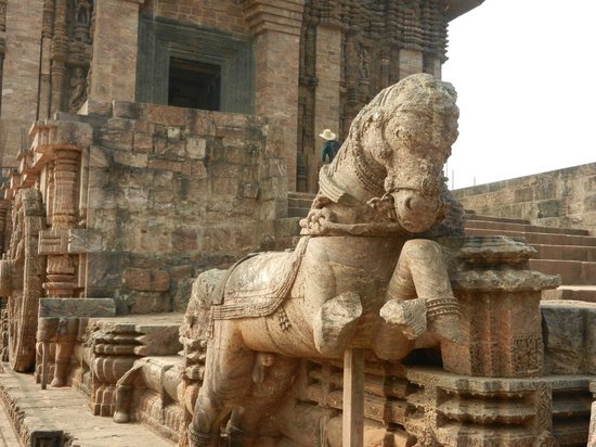  #GreatestIndianHeritageTemples  #ReclaimTemples 4)  #SunTempleKonark :constructed in 1255CE located in Konark(Odisha)It is designed as a chariot with 24 wheels being pulled by 7 horses-D wheels r actually sundials & precise time can be calculated by the shadows cast by the spokes