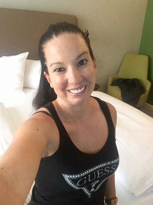 Spontan nach Essen ins Hotel und morgen Shopping Tag 😎👗👙👠👜  #Essen #Ruhrgebiet #hotel #mercure #merucrehotel<a href="/tag/hotel"class="tags"><span>#hotel</span></a><a href="/tag/essen"class="tags"><span>#essen</span></a><a href="/tag/ruhrgebiet"class="tags"><span>#ruhrgebiet</span></a><a href="/tag/mercure"class="tags"><span>#mercure</span></a><a href="/tag/merucreho"class="tags"><span>#merucreho</span></a>