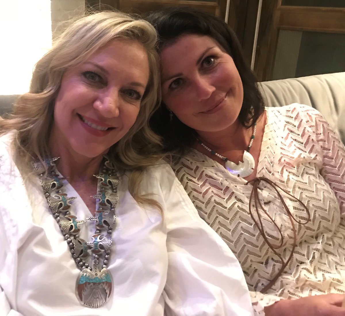 AlaquaRefuge's tweet photo. Thanks from #LaurieandBreezy to everyone who watched #AnimalPD, spread the word to others, and shared your thoughts and encouragement. We're waiting to hear if #NatGeoWild renews our show! #fingerscrossed #AnimalWelfare https://t.co/87Toh9nQA2