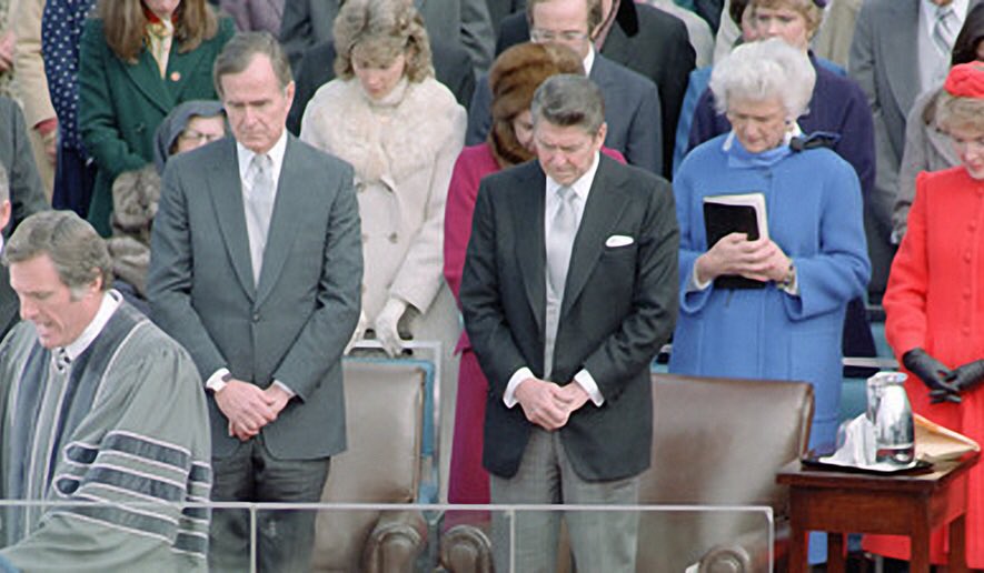 ConservativeTht's tweet photo. “While never willing to bow to a tyrant, our forefathers were always willing to get to their knees before God." ~ Ronald Reagan https://t.co/VJxPXqVPL5