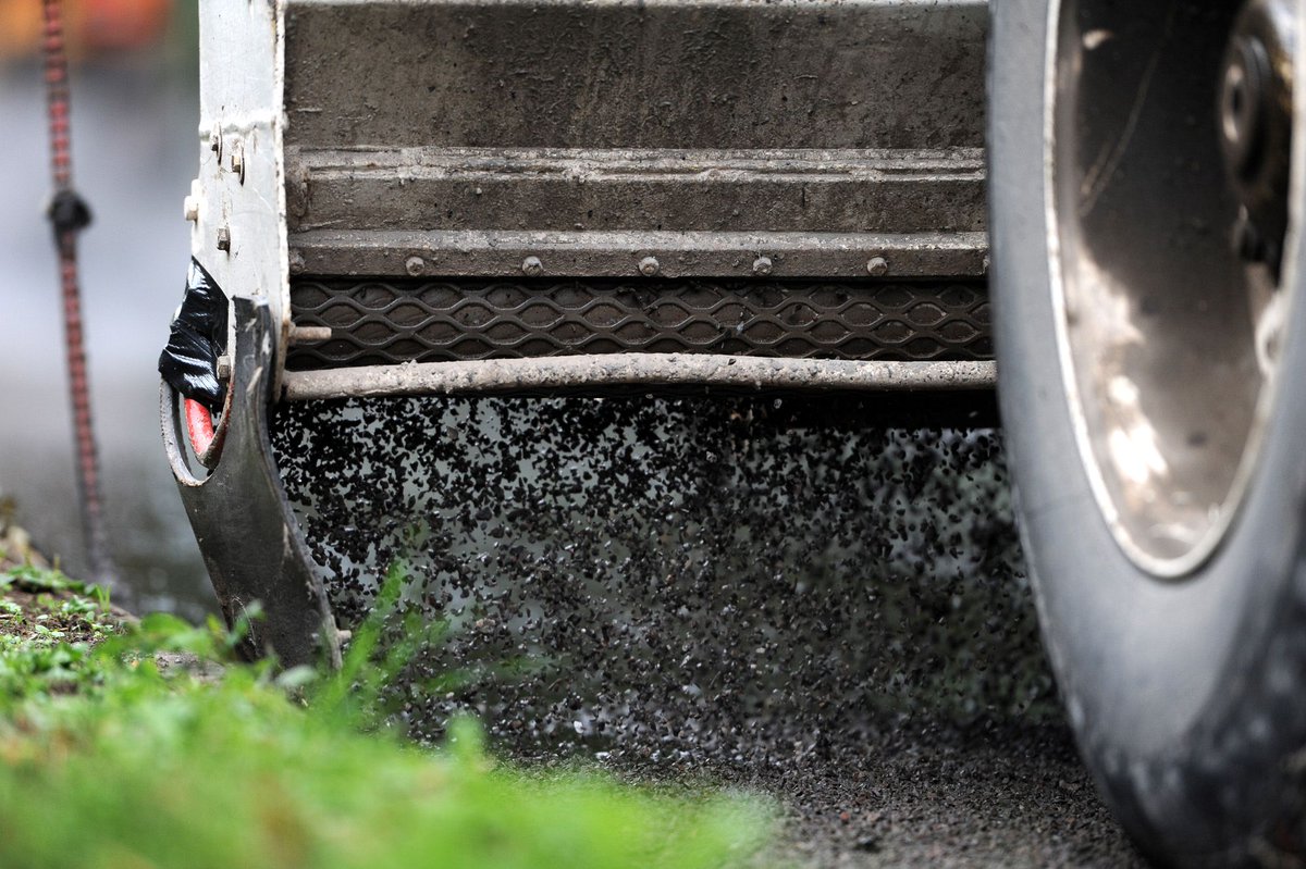 Resurfacing works at the roundabouts and approaches north and south of the A15/A1175 Market Deeping bypass will begin tomorrow and last for three weeks. Road closures will be in place at one or two locations at any given time bit.ly/2Fdk1vH