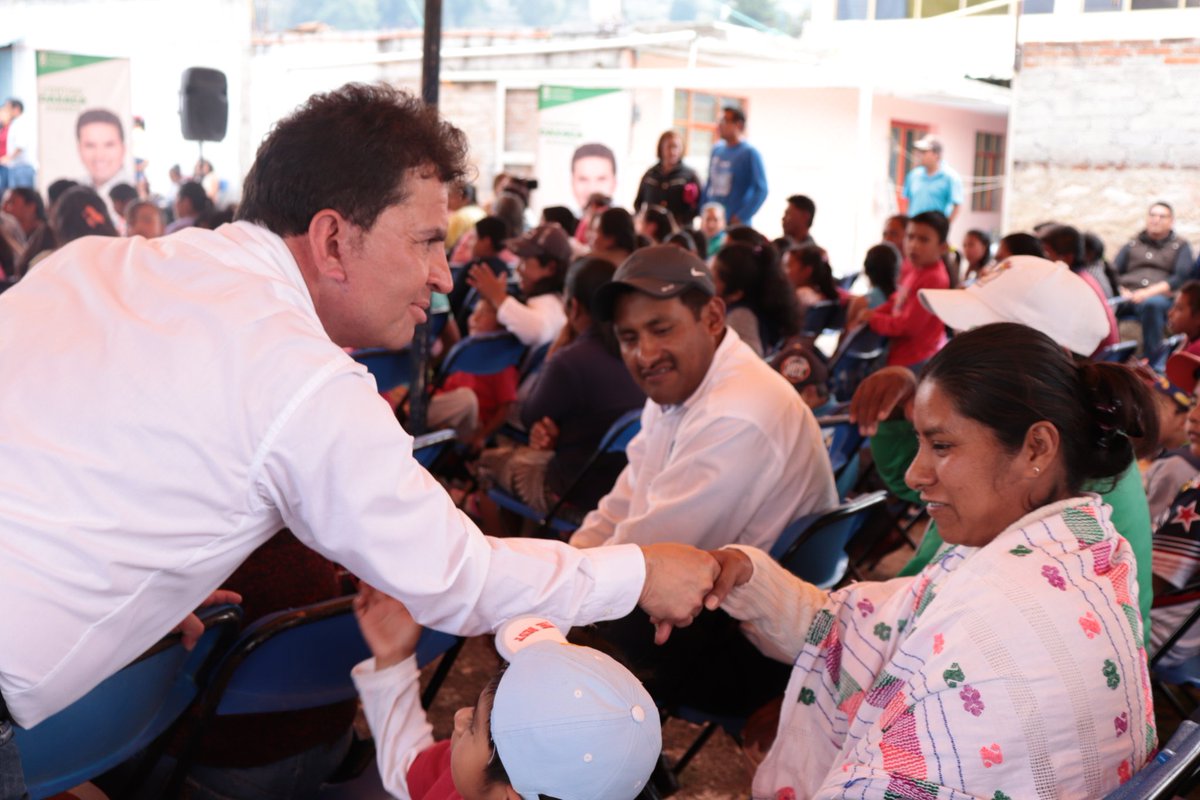 CarrizalVera's tweet photo. Con mucha alegría nuestros amigos de San Pedro y San Pablo Teposcolula nos recibieron el día de hoy. Ellos ya decidieron quien llevará la victoria con rumbo a la Diputación Federal. Únete para que juntos llevemos a Oaxaca y a nuestro Distrito en buenas manos. ¡Vamos a ganar! https://t.co/ZUcGLrrogM
