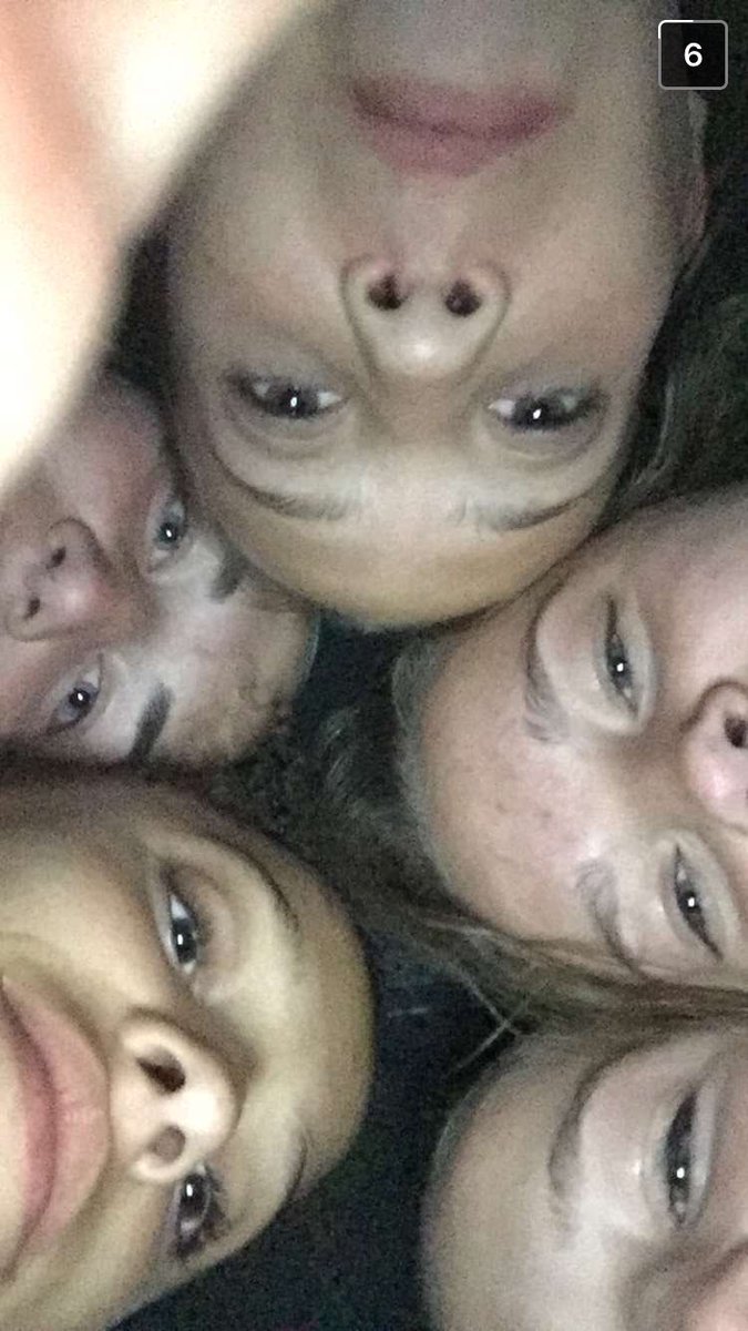 marypolansky16's tweet image. Happy 17th Birthday Laur!🍾🎉🎈I hope you have the most lovely day beautiful girl, you deserve it! Hope you enjoy these throwbacks. Love you 💛 #stoprunning #BIBIBIBI