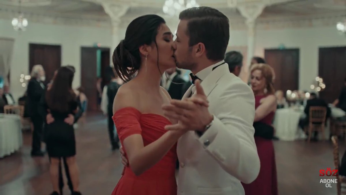 İlk kiss olmazsa olmaz...🔥

AybükePusat TolgaSarıtaş
#YavBah #Söz