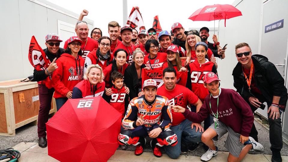 catarina93_73's tweet photo. #Hormigas at @COTA with our champ @marcmarquez93 one week ago 🇺🇸🥇🍾
#KingOfCota #Always93
@shooterbikes @FanClubMM93 https://t.co/pkiCsTr2TI