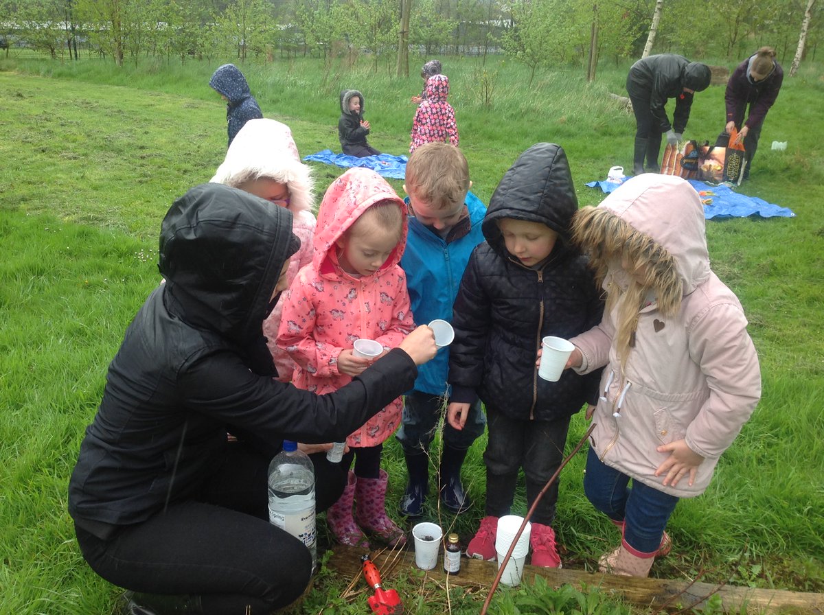 Forest school Friday was a rainy one!  We still had lots to do such as mini beast hunting, clay modelling, mud painting and exploring!  The children love Fridays, and so do the teachers!! @ForestSchoolFun  @parishschool1