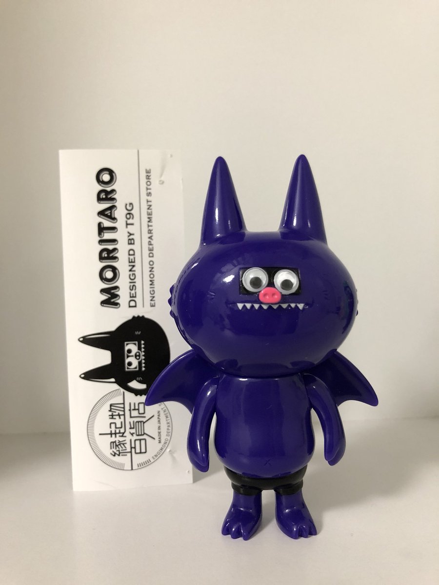 DISC_IN's tweet photo. スーフェス77
T9G「MORITARO」。新作！
豚ッ鼻が可愛いコウモリのモリタロー。ネコタローに翼、と思ってたら結構バランスが違う。腕だけじゃなくて翼も動くのでバックショットも色々表情がついて良い感じ。#T9G #MORITARO #縁起物百貨店 #sf77 https://t.co/J4dpkwYLi9