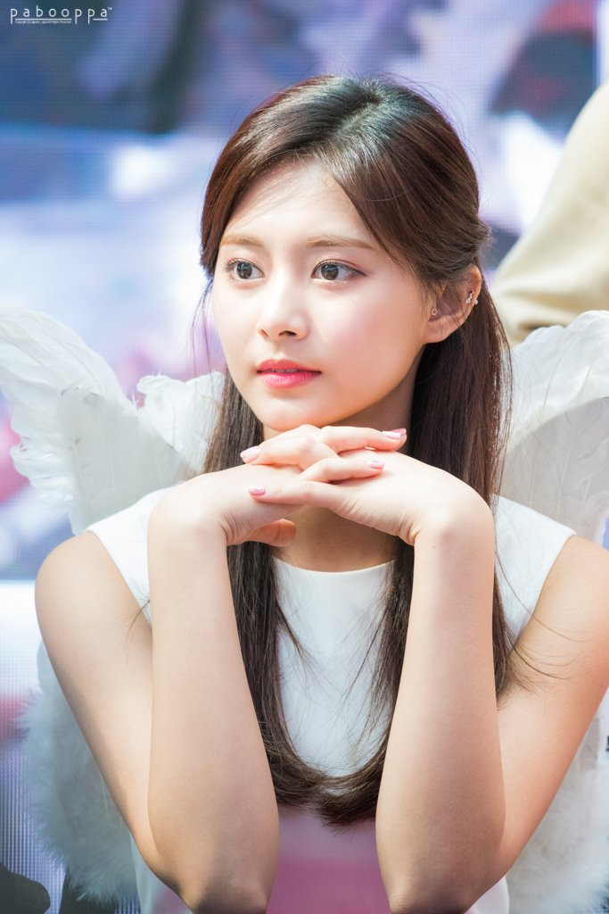 Db9BH3qUwAAnFBL.jpg:orig