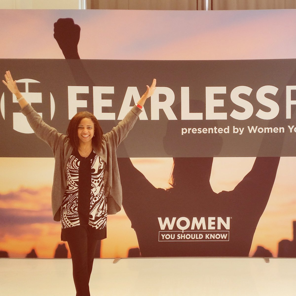 Coach_Colette's tweet photo. Look ma, no hands! This is me being fearless at yesterday's #fearlessfest hosted by @WomenYSK. I was inspired by all of the fellow #femalefounders https://t.co/qaNO94juor