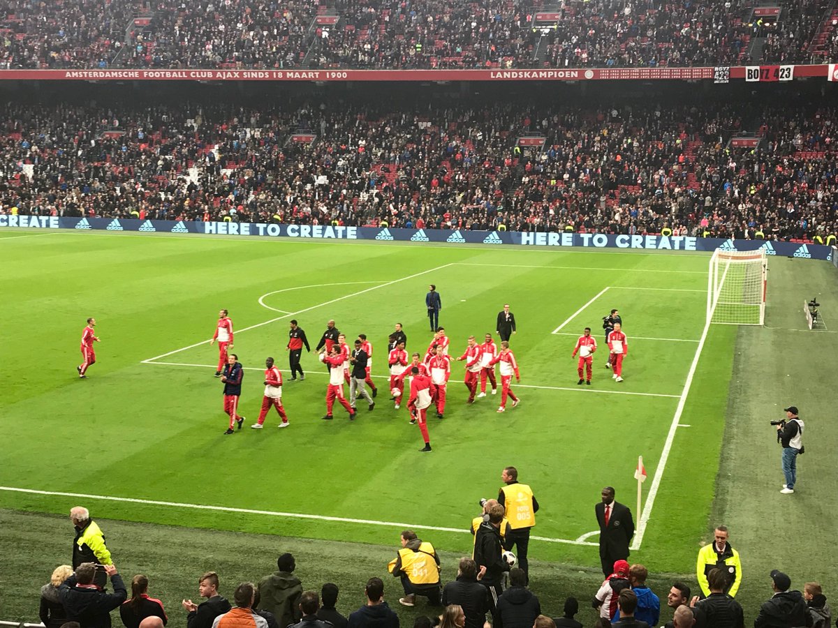 RonEisenmann's tweet photo. De kampioenen van dit jaar worden gehuldigd. #Ajax2 #AjaxAmsterdam #kampioen #jupilerleague #eerstedivisie #JohanCruijffArenA https://t.co/zBFNMBd4sb