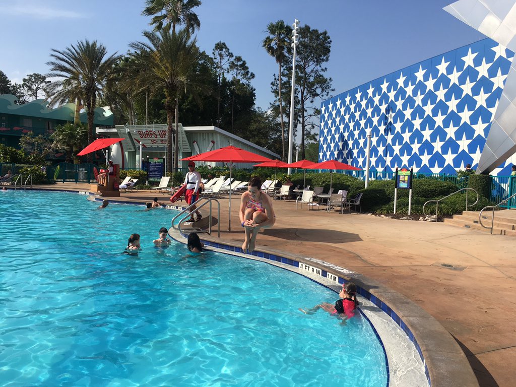 SamLawr3's tweet photo. Going through our holiday pics &amp; still feel proud each time I see this 😂 #showthekidshowitsdone #cannonball #gomummy https://t.co/INHUDDwGLm