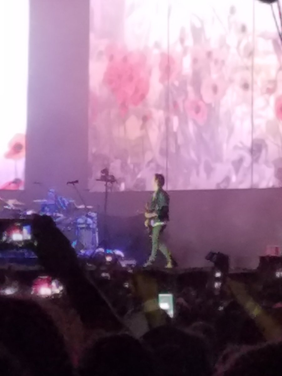 MagicHatMikeyJ's tweet photo. @SynysterGates melting faces at Rockville last night! And yes, as always I was screaming like a school girl. Matt was awesome for no voice!! https://t.co/bSa0tOvqnk