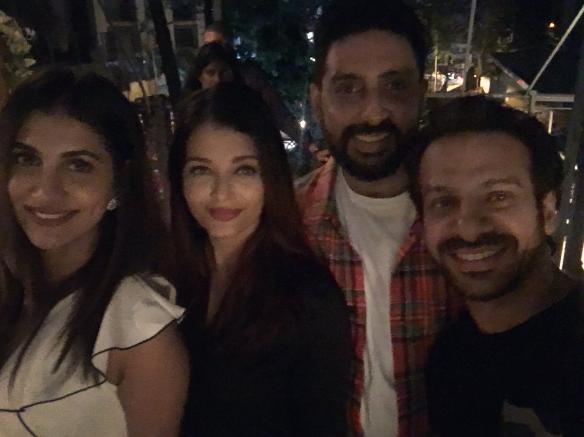 KaranVeerMehra's tweet photo. What an amazing amazing nite .. thanks you @juniorbachchan @bunty_walia @AllstarsFC_PFH #ashwariyarai gracious hosts 🙏🙏🙏🙏🙏🙏🙏🙏🙏🙏
@RukminiMaitra the #madfriend 
Missed the butter chicken again AB https://t.co/ZvZAdRp4wg