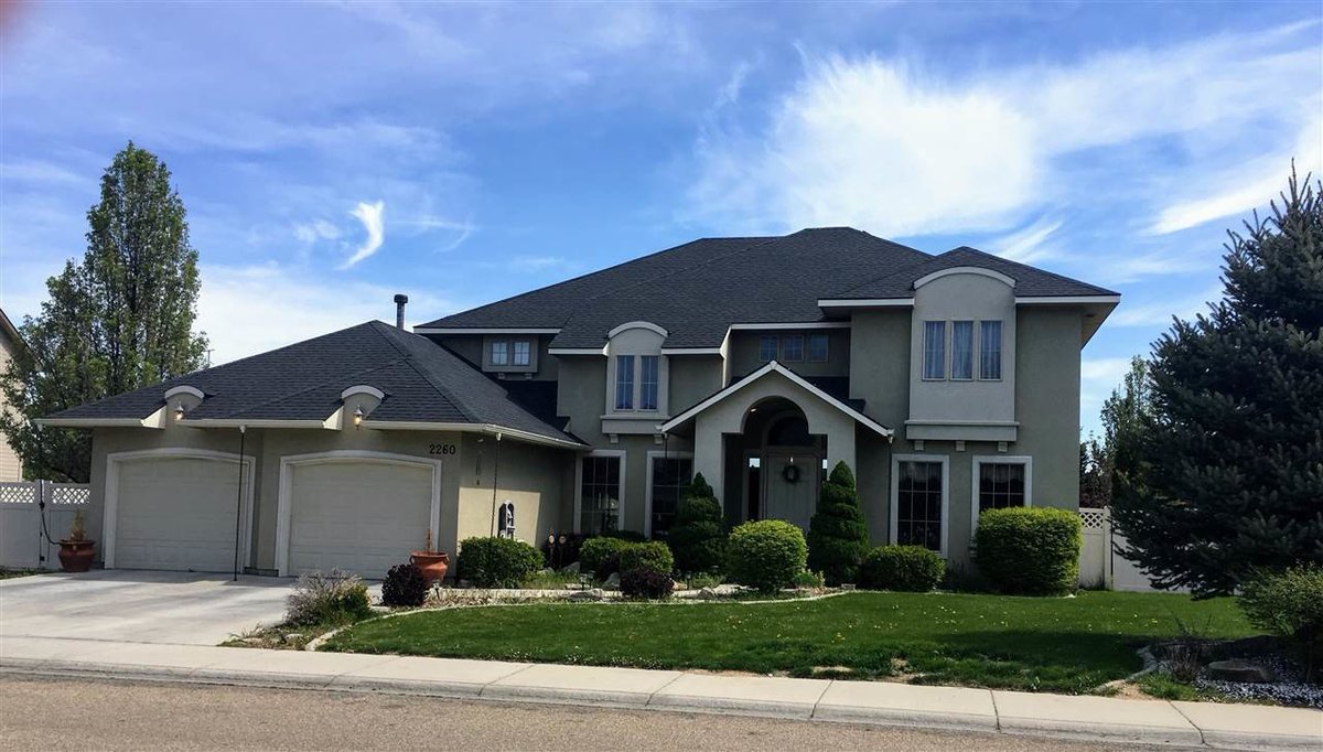 Are you out running around today?  Have a look at this wonderful home with me.  wu.to/8xFaVc
#openhouse #karlaluckow #silvercreekrealtygroup #homebuyer #homesweethome