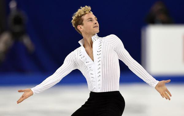 RipponSlays's tweet photo. April 29th - Day 12 of the 2018 @starsonice tour in the US is today in Chicago, Illinois. #AdamRippon #TeamUSA #StarsOnIce #SOI18 ππΌββοΈβΈ @AllstateArena https://t.co/Ttl9r2SW0Q