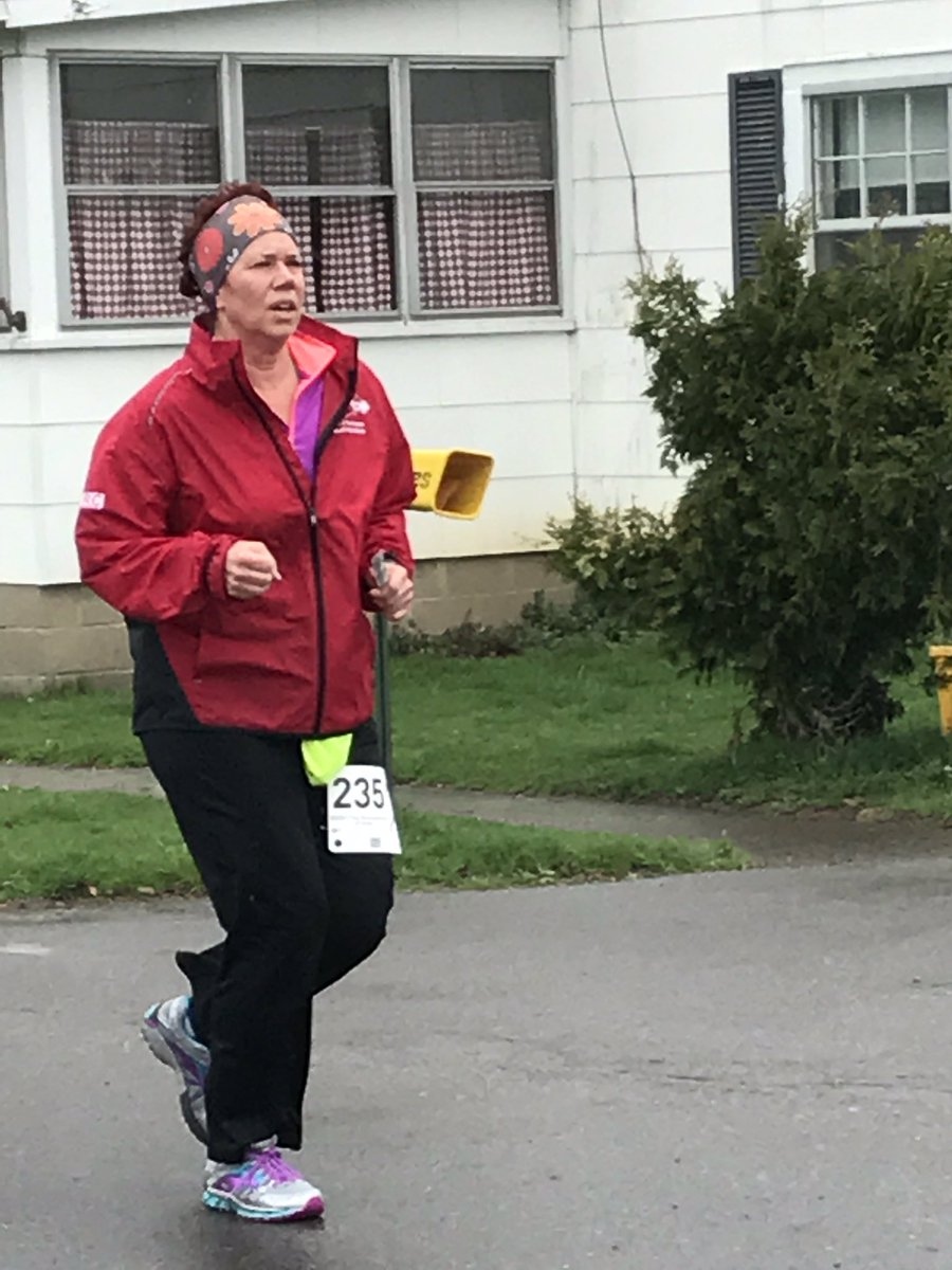 abmglass's tweet photo. Keeping it cool in the cold. #theseneca7 #boces2 #yourrunningpartnerofchoice https://t.co/k1OLyWVoxj