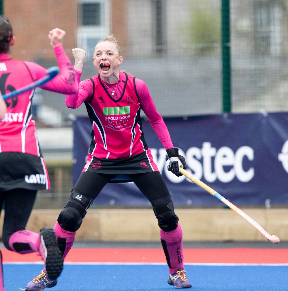 EnglandHockey's tweet image. Full time Women's @Investec #PlayOffs 

@OfficialBeeHC 1 - 1 @SloughHCL1 
@HandWHC  4 - 2 @StourportHC 

@OfficialBeeHC &amp;amp; @SloughHCL1 will be playing in the @Investec Women's Premier League next season! 👏