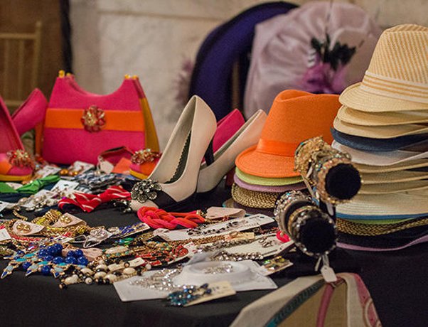 ✨May 3-5 Pop-Up Shop 🛍: #SocialHattitudes will be at the <a href="/SheratonSDF/">Sheraton Louisville</a> Louisville this Thursday through Saturday. We will be having a big sale on our hats and fascinators those days! We also have men’s fedoras 🎩 We customize your hat there as well. 
Be sure to stop by! #KYDerby