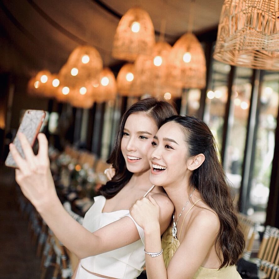 minnie_ufo's tweet photo. •เก็บตก• 
( ig:kiewkoi )
Happy Birthday Day 🎂🎉❤️. ..
Wishing you all the good luck in the World naja Beauty🎉💕🌎. .
.
. .
#minbd2018 https://t.co/3kplTIfsdf