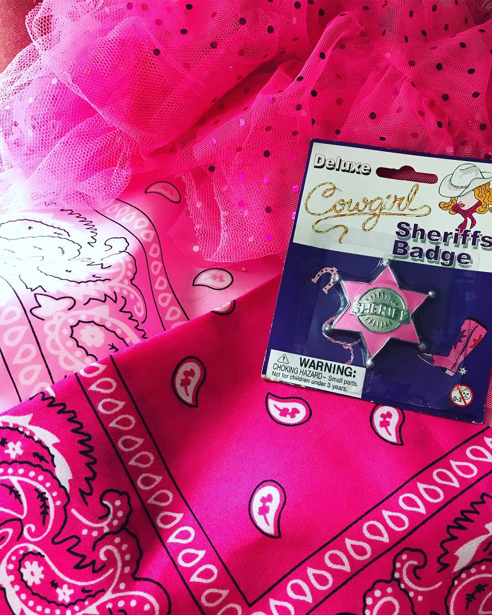 AmyMillns's tweet photo. Let the #moonwalklondon bra decorating begin!👙Can’t wait to join everyone in Wild West fancy dress to raise money for #breastcancerawareness!

I would massively appreciate any donations 💕
https://t.co/V32AoabkEo
@WalktheWalk 
#powerwalk #raisingmoneyforbreastcancer https://t.co/1dvvArqSqe