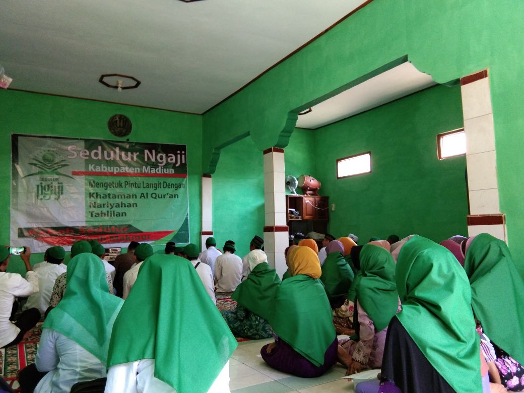 NgajiSedulur's tweet photo. Sedulur Ngaji
Dusun jambangan, desa Sugihwaras, kec Saradan, kab Madiun
Kabeh Sedulur Kabeh Makmur
#SedulurNgaji https://t.co/KWDcA4woyj