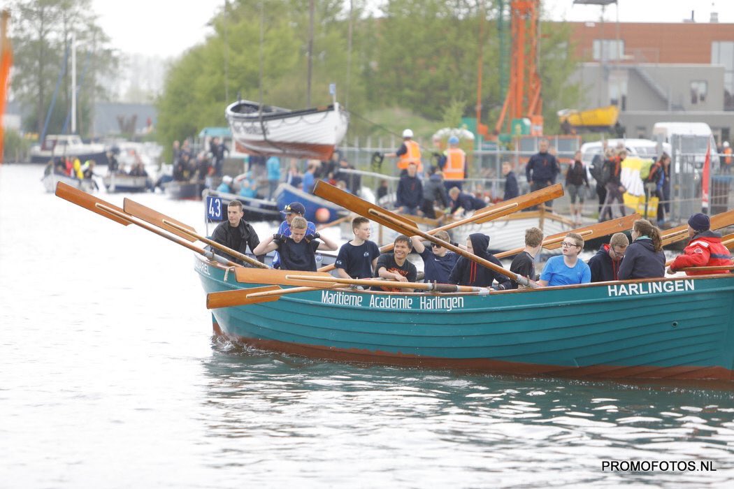 Met dank aan promofotos.nl die foto’s maakte op de Grouwster wateren. <a href="/sloeproeienNL/">Sloeproeien Nederland</a>