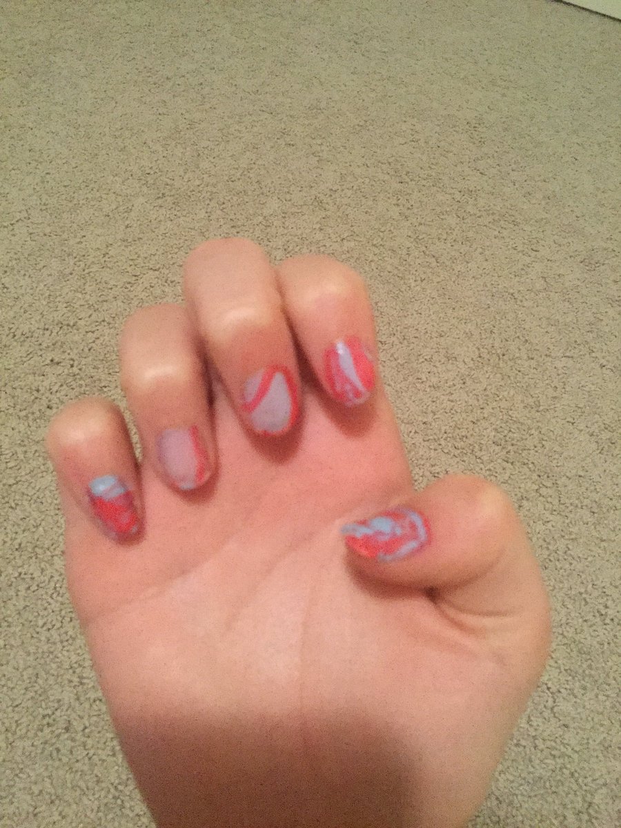 mlindbla_87's tweet photo. @nailogical @simplybenlogica yes I actually watermarbled (I know it’s trash but shut up I’m 12) but I was wondering.... should I add a holo taco https://t.co/6O1VVFh2b9