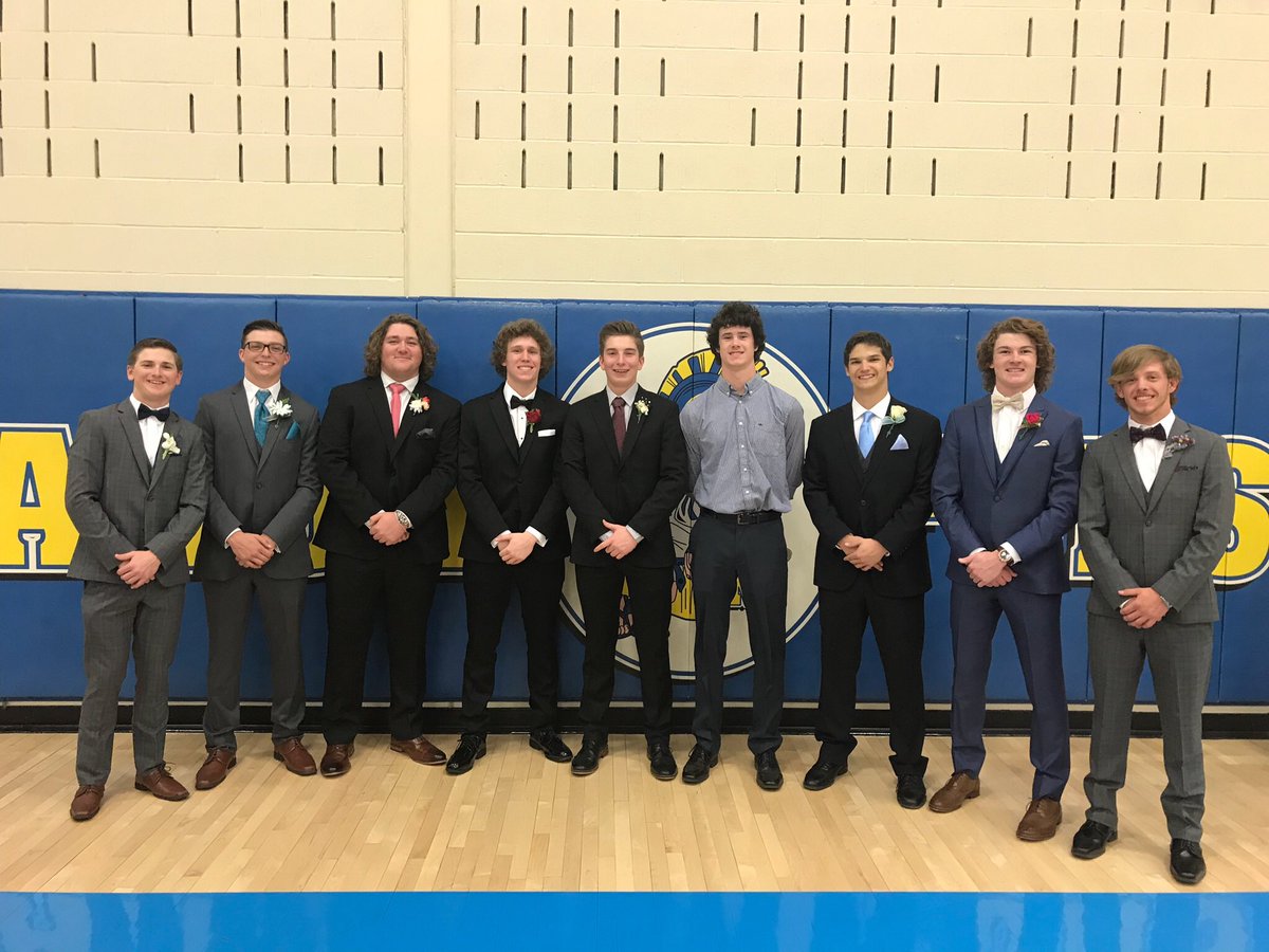 MTFBaseball's tweet photo. For a bunch of guys who play in the dirt, these guys don’t clean up to bad. #MTFBaseball https://t.co/VgiIpNEJV5