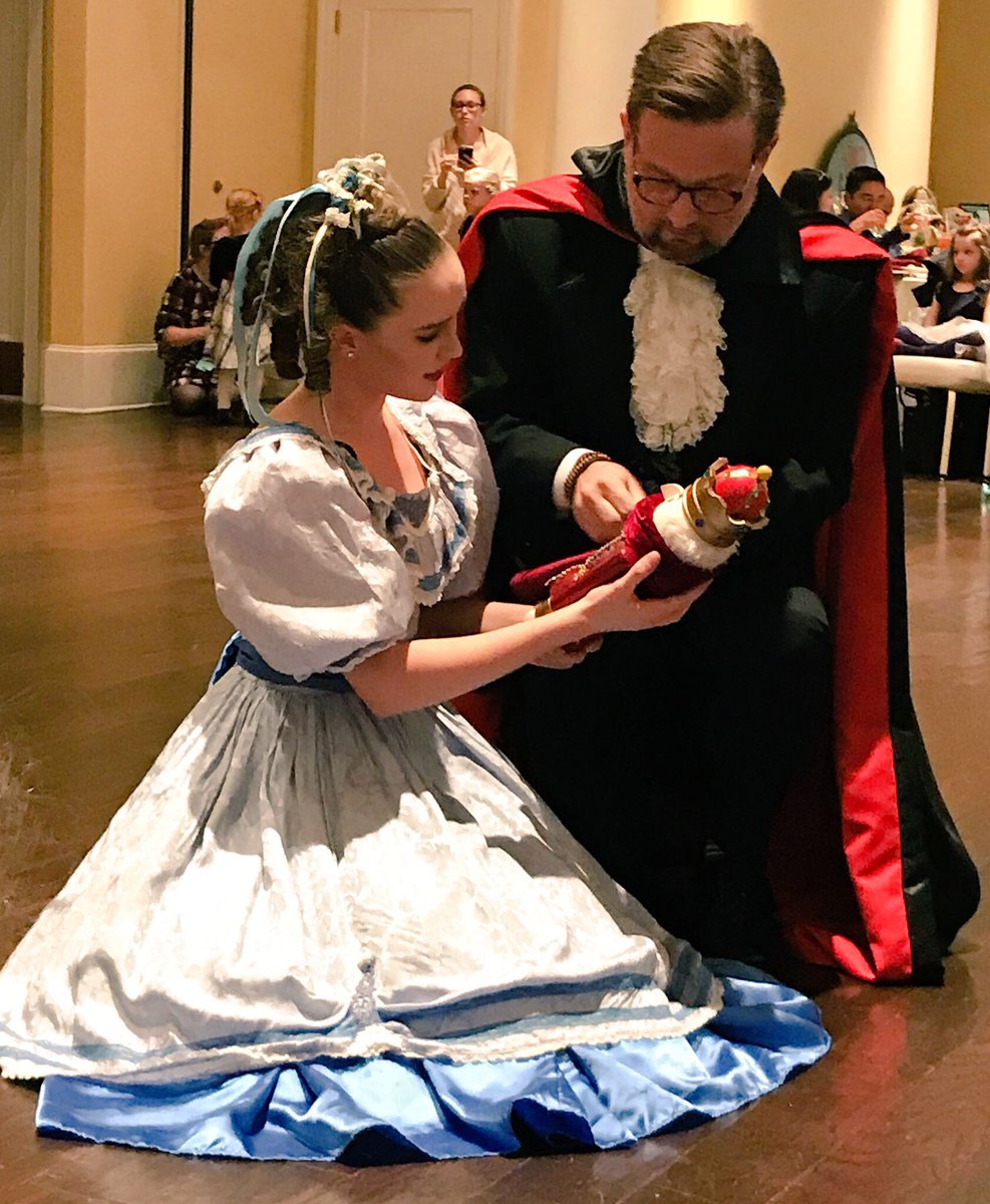 PARegBallet's tweet photo. Happy #InternationalDanceDay, a global celebration of dance! Hooray to all of our extremely talented, beautiful artists who bring the arts alive for our enjoyment and education throughout our world!  We love ballet! Keep dancing. Thanks for your support. #HBG #ballet #PRB30 https://t.co/TiUt6BBpZY