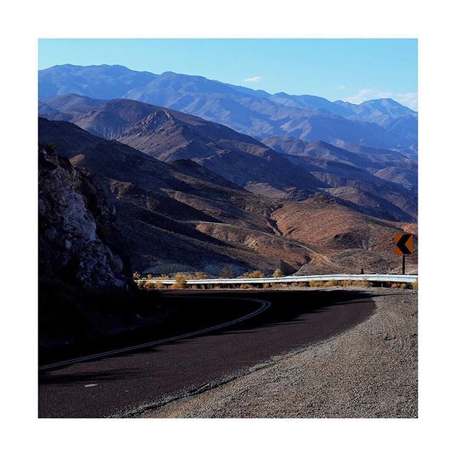 RiserBlog's tweet photo. Enjoy your Sunday ride!
.
.
.
.
.
#RISERapp #drivenbyadventure #motorcycleapp #sundayride #rideout #adventure #curvyroad #drive #bikelife #motorbike #ride #biker #motorcycles #instabike #instamoto #motorcycle #bike #moto #bikersofinstagram #instamotogallery #ilovecurves https://t.co/61DrLwVyU2