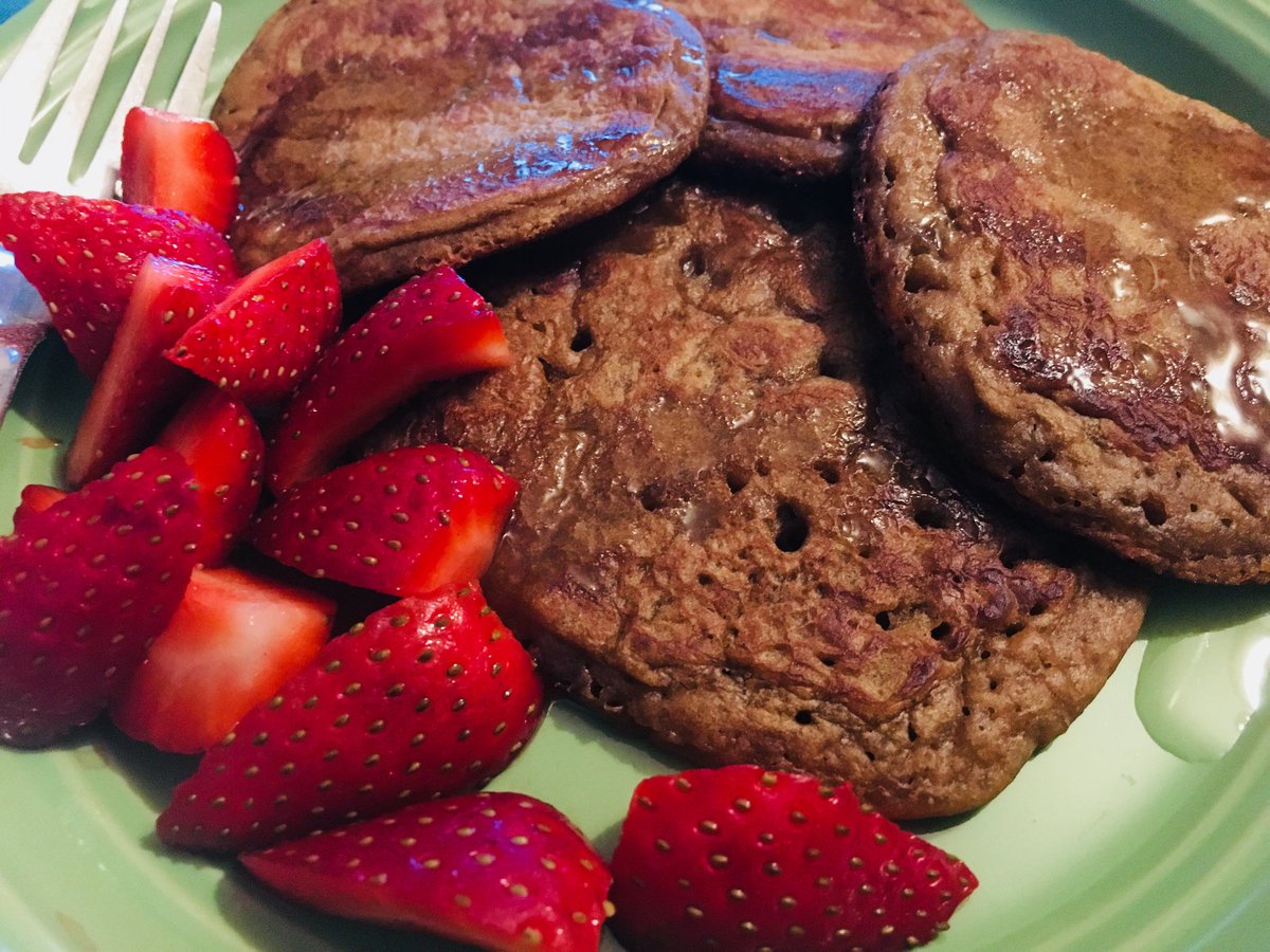 biancawelds's tweet photo. Sweet potato pancakes drizzled with honey and a side of fresh strawberries 😊 #Breakfast #PrimalCooking #FitAndFabForty https://t.co/bHMoWDQvbi