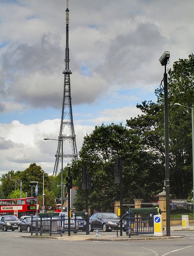 OurHutUK's tweet photo. The Crystal Palace transmitter is a much-loved local and London landmark, jokingly known as the “Eiffel Tower of South London”. Find out more about this and other #SublimeStructures: https://t.co/OPmb5LxGDg https://t.co/31zyVMRW0v