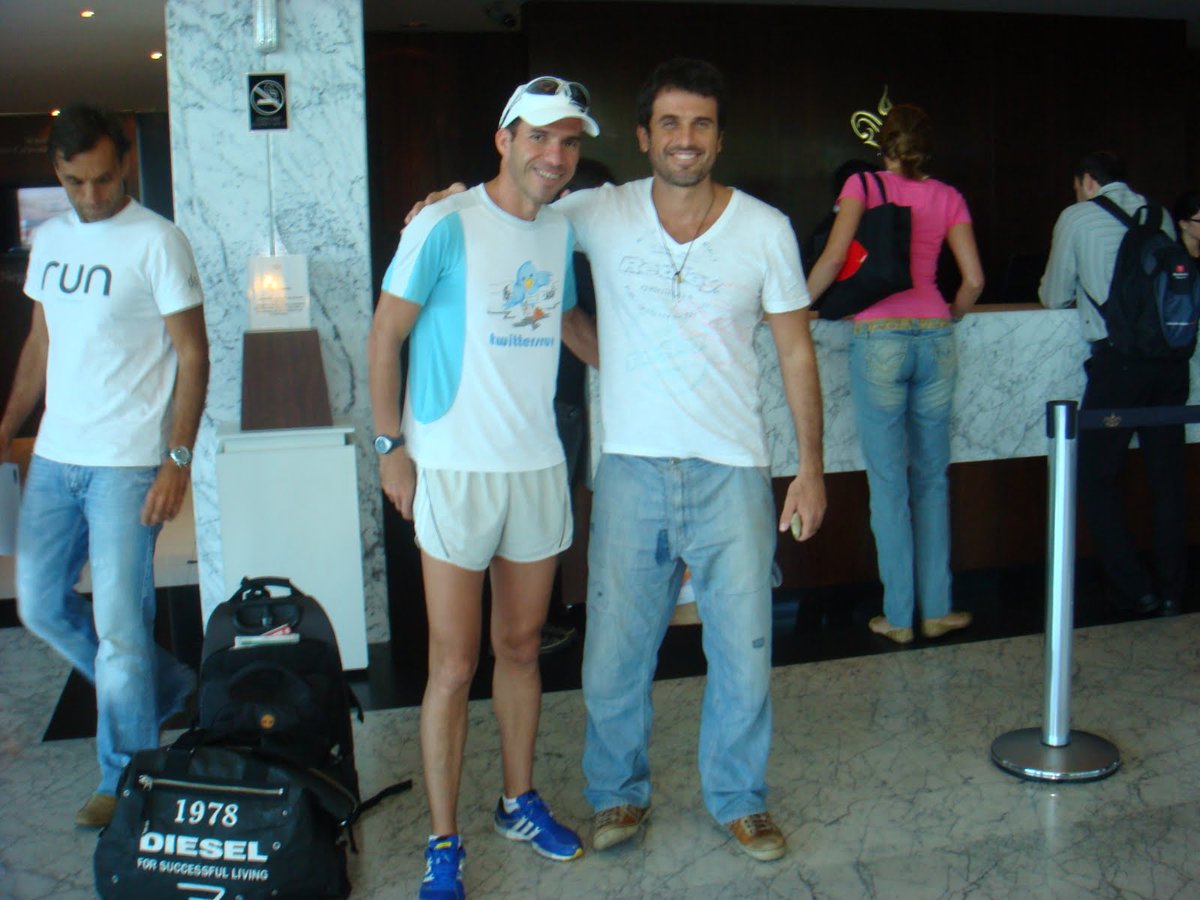 Majoyslei's tweet photo. Em 2011, 7 anos atrás em Floripa para #voltaailha. Tempo bom esse do #twittersrun. https://t.co/p5Q5tY3bw8