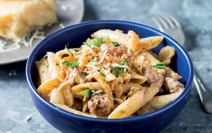 Fresh_Living's tweet photo. Not sure what to do with seasonal fennel? It pairs beautifully with pork sausage in this comforting pasta dish: https://t.co/Vy7Ot0HKAg https://t.co/Db7UIkb6ps