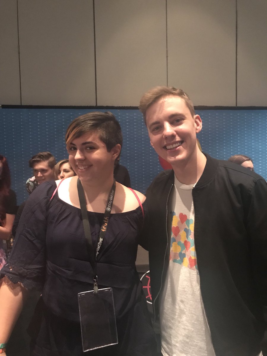 donald_wig's tweet photo. @Firefox @FirefoxNightly @firefoxlive @playlistlive #firefoxlive BEST MOMENT https://t.co/MIbFrkifeN