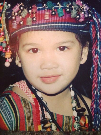 ChristineAllado's tweet image. Sooooo late to the party #FirstHeadshot baby Crissie in a Filipino costume 🇵🇭 smizing since 1994