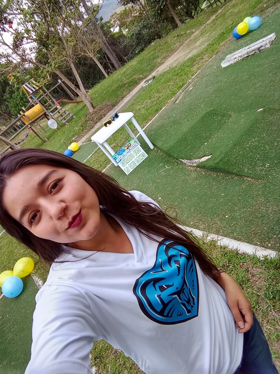 YinethPrince's tweet photo. @GuerrerosCol 
Primera fiesta alusiva GUERREROS #CobrasVsLeones en ocaña norte de Santander y les cuento que en este reality  ganamos las COBRAS 
100%cobras https://t.co/C6Q4CInInp