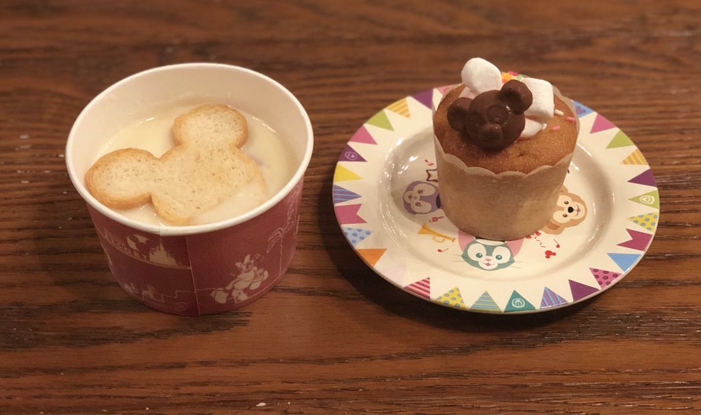 リちょえる たぬ 今日食べたもの カレーは匂いが残るのでデートの時は気をつけよう笑 カップケーキが今まで食べた中で最強に美味しい 笑 是非に 東京ディズニーシー ごはん 朝ごはん 昼ごはん 夜ごはん お腹ペコリン部 ディズニー