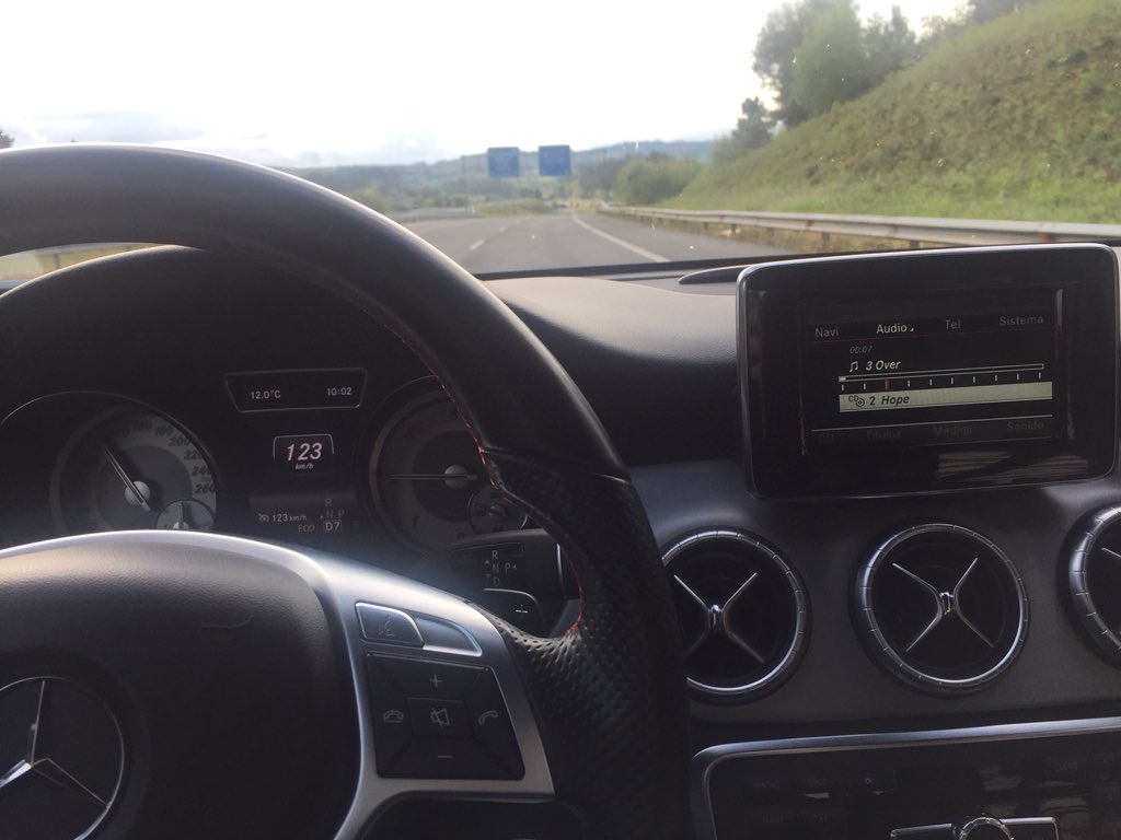 MARCO_SHUMEN's tweet photo. Camino de Portugal con una banda sonora excepcional. Muy bien acompañados por el nuevo trabajo de @EscuchElefantes #FelizDomingo #BestMusicalExperience https://t.co/oB2m4rylIo
