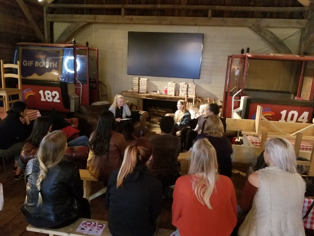 Final session of the #DiamondsXSessions. Starting off with the wonderful Kate Crudgington &amp; Mari Lane from <a href="/getinherears/">Get In Her Ears</a> 💕📣