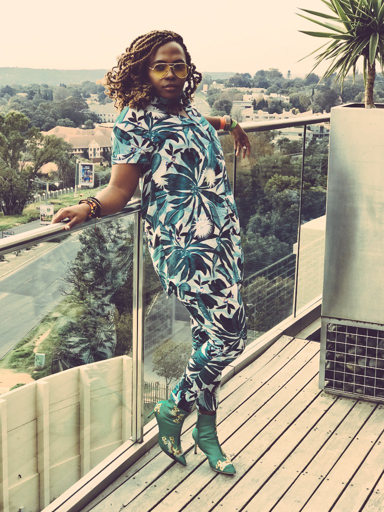 Likers_2Do's tweet photo. A Floral Serving 😍👌🏾

#BrunchPlus https://t.co/Ii89P4uLQs