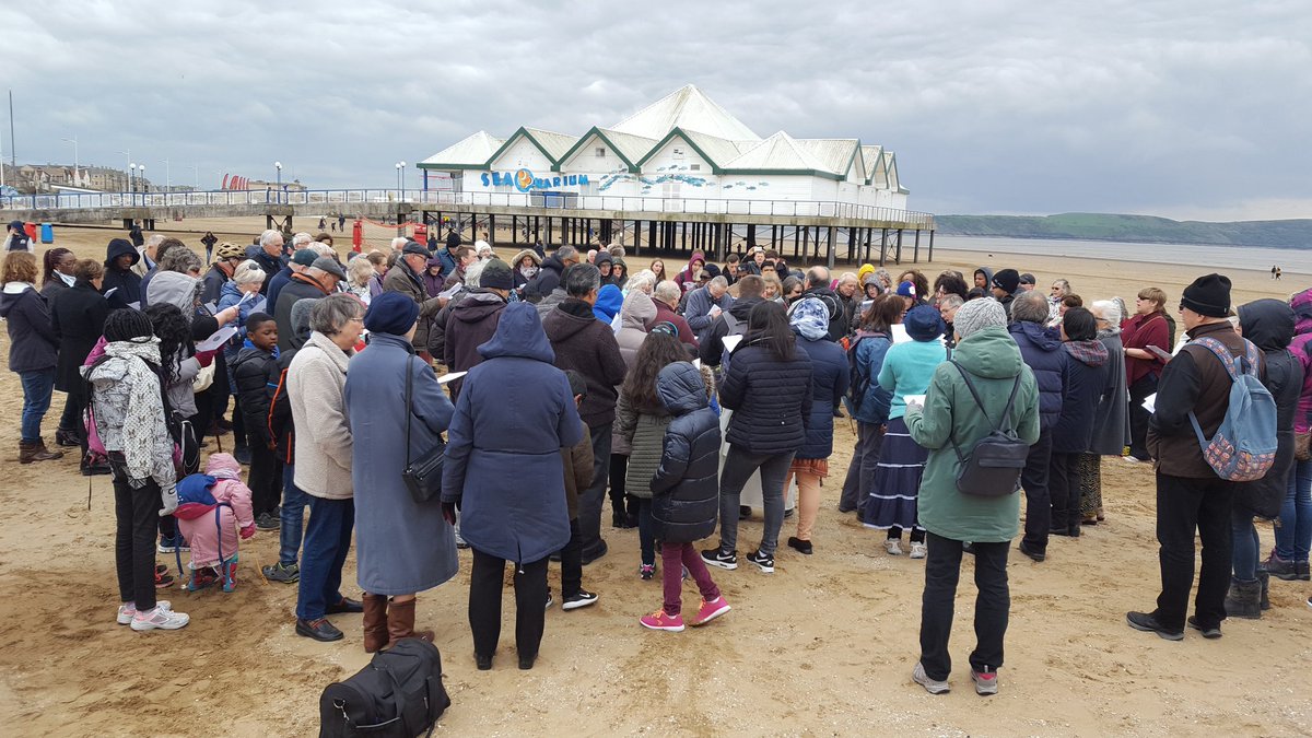 reginacaeli78's tweet photo. Weston Super Mare #rosaryonthecoast https://t.co/CWnmtEQvWF
