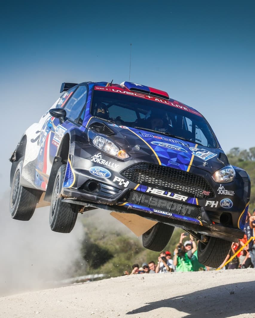 Faltando un prime...Pedro Heller va tercero en el wrc2 del GP Argentina.
Vamos con todo 👏🏁🇨🇱.

#RallyMobil #mobil1 #copec