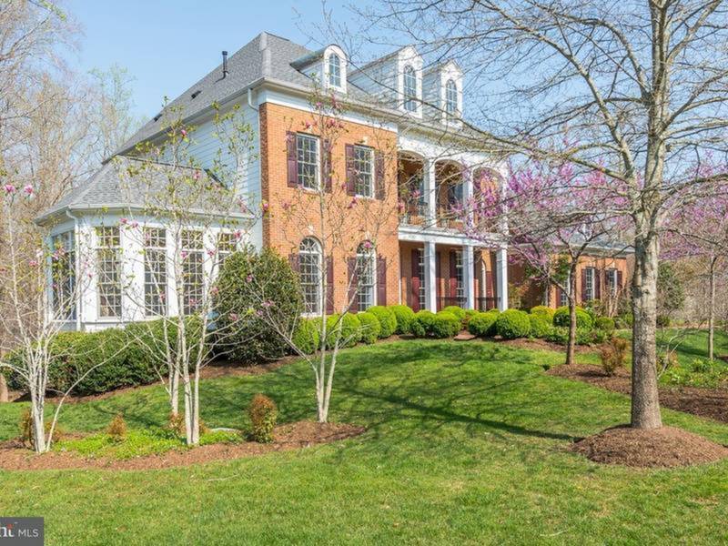 Virginia, DC WOW Houses: Fireplace Indulgence, Capitol Hill dlvr.it/QRB045 https://t.co/ntYfmlY9gS