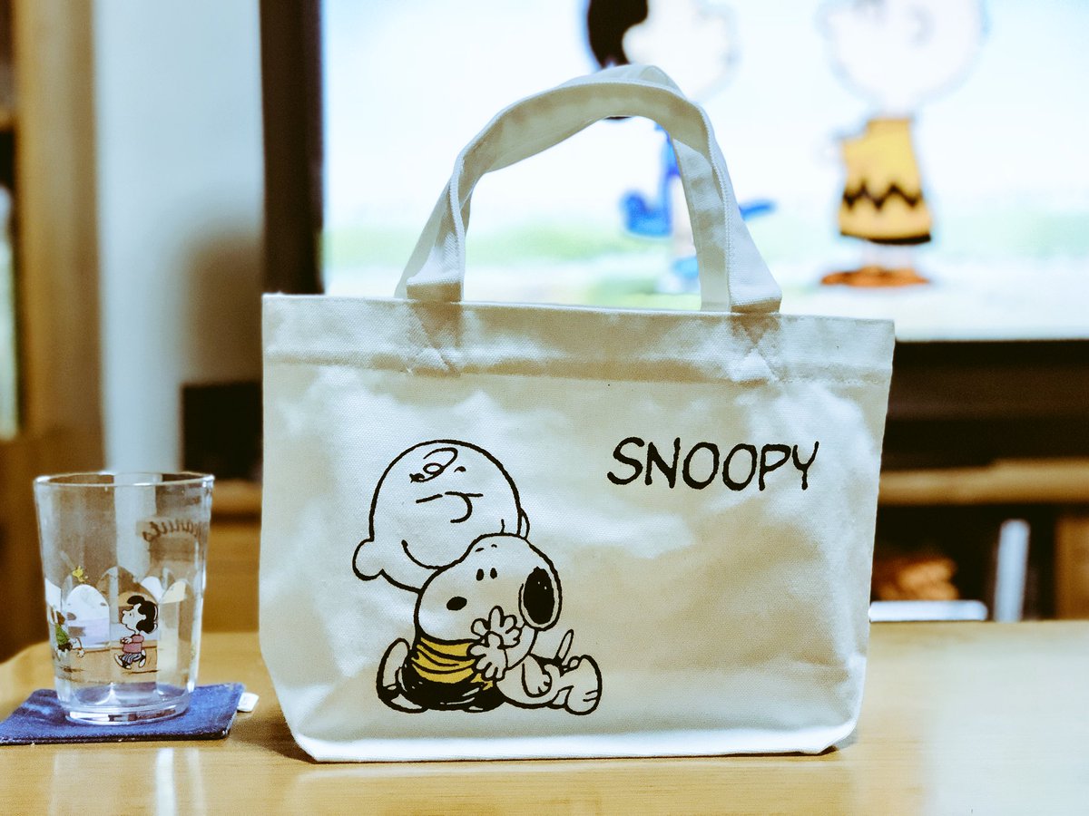 スヌーピー男子 En Twitter Snoopy Peanuts スーツのａｏｋｉではゴールデンウィーク期間中に100円以上買うとスヌーピーの素敵なランチトートが貰えます 今日はたまたま休みだったので貰えた