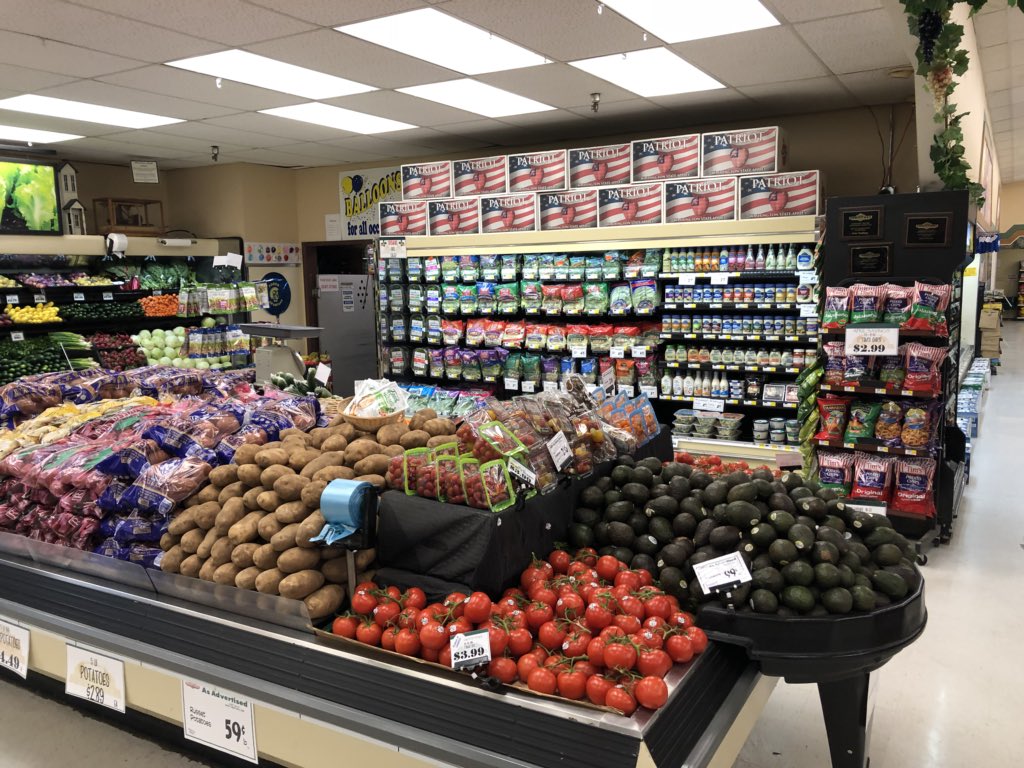 cpowellPNW's tweet photo. Checking out the #producedepartment at #ForksOutfitters #Thriftway in #Forks #NWG #FreshSourcePNW #FreshSource https://t.co/uO0hEhqhwX